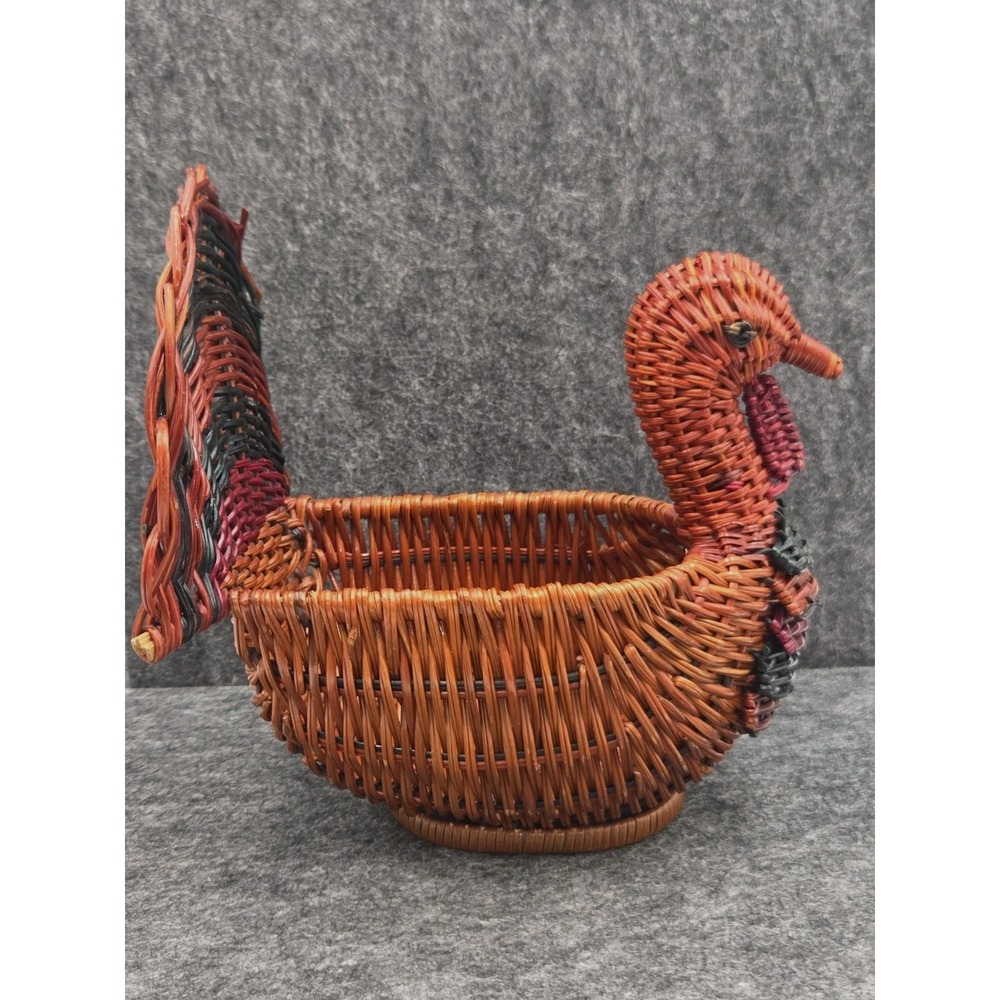 Vintage Woven Wicker Rattan Turkey Basket Thanksgiving Fall Decor Centerpiece